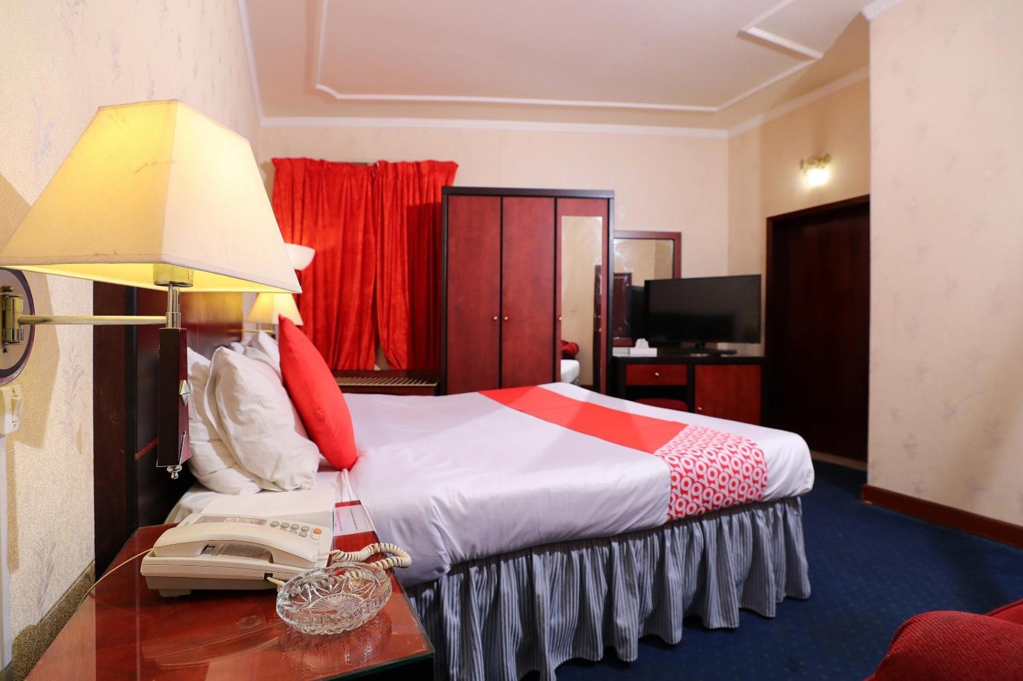 Oyo 112 Semiramis Hotel Manama Extérieur photo